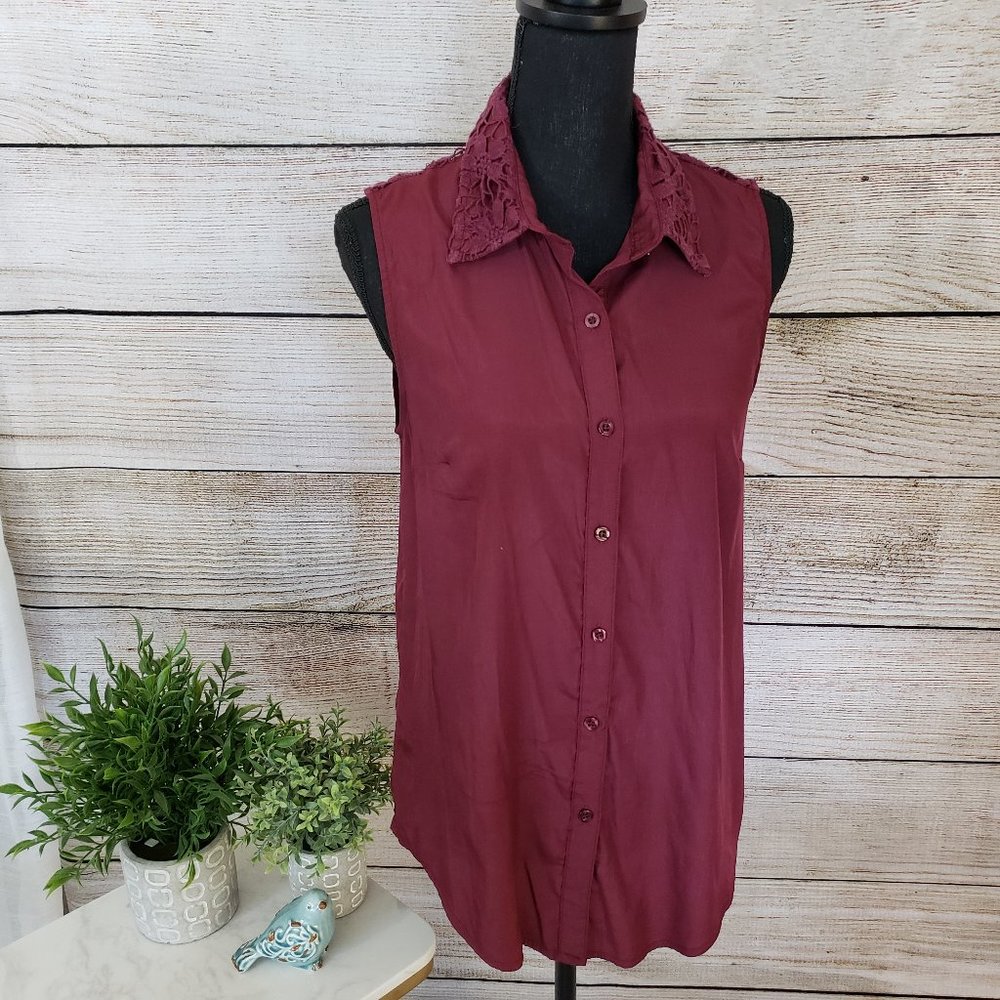 COLLEGIATE OUTFITTERS - MAROON SLEEVELESS TUNIC- M